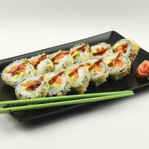 411. FUTOMAKI TEMPURIZADO SALMON